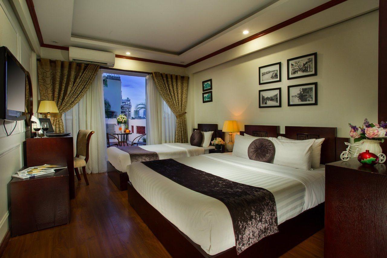 Paradise & Travel Hotel