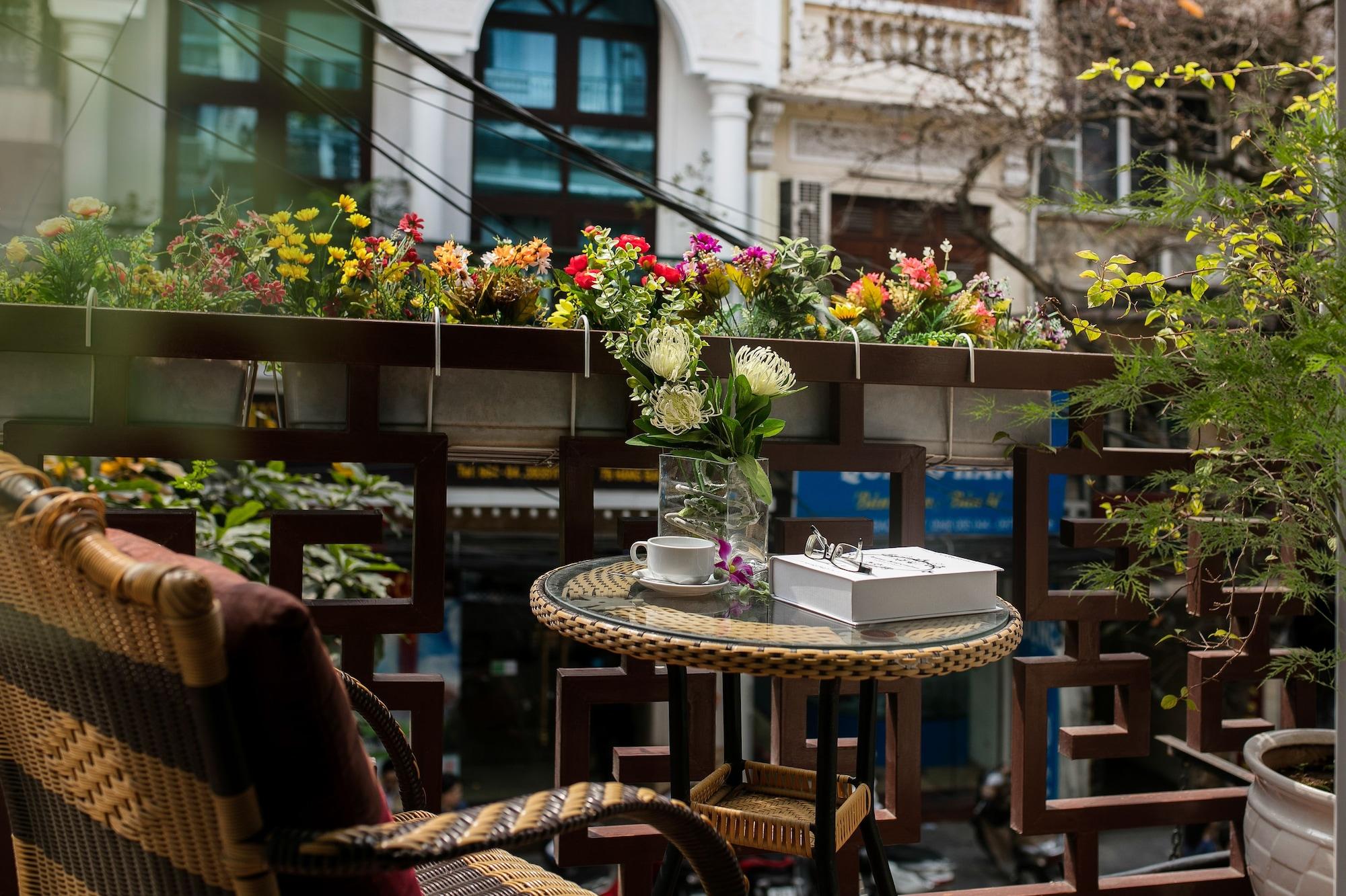 Paradise & Travel Hanoi