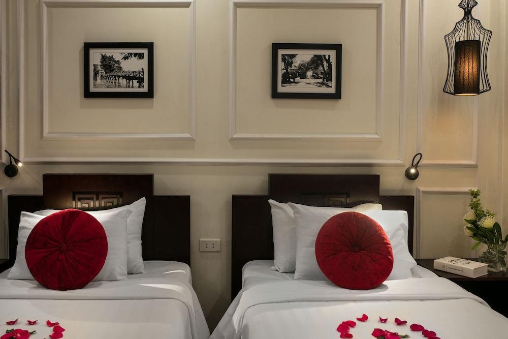 Hotel Paradise & Travel 4*