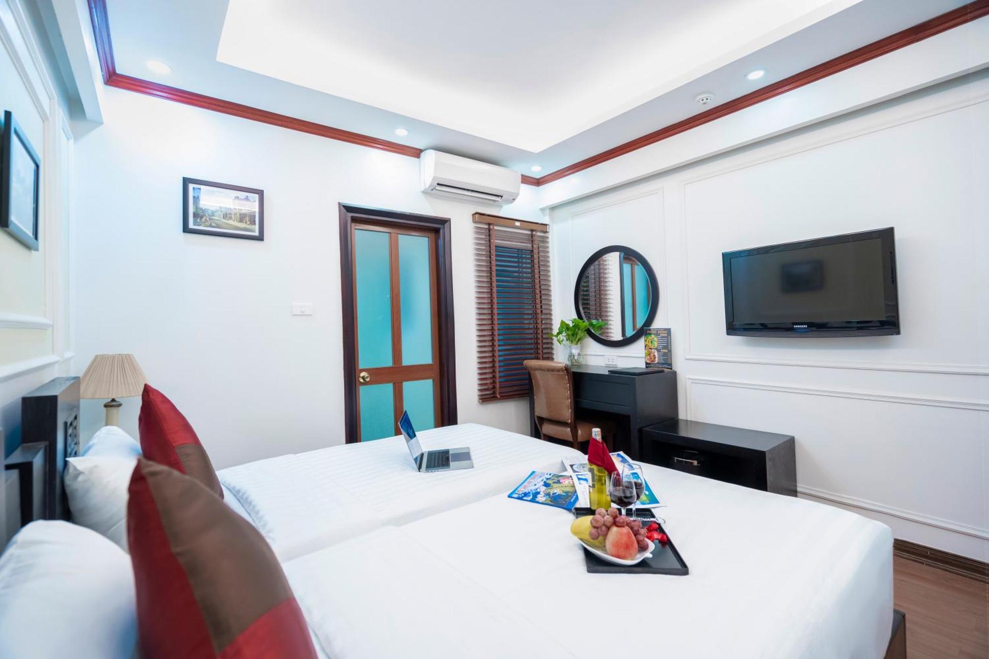 Hotel Paradise & Travel