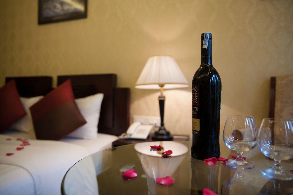 Paradise & Travel Hotel